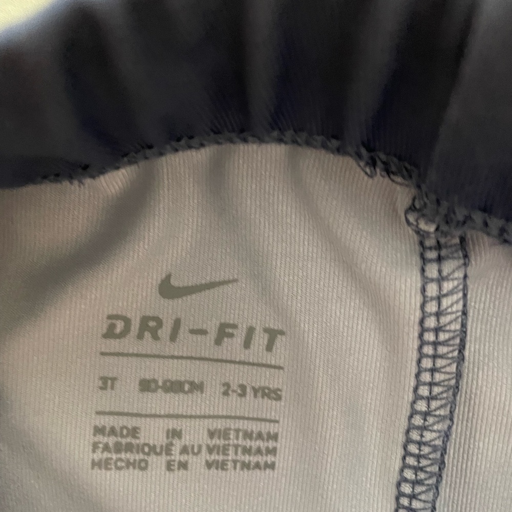 Girls Nike leggings
